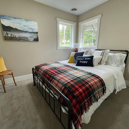 Romantic Cozy Cabin Walk To Lake Hot Tub Bikes Kayaks Grill Onalaska Exterior photo