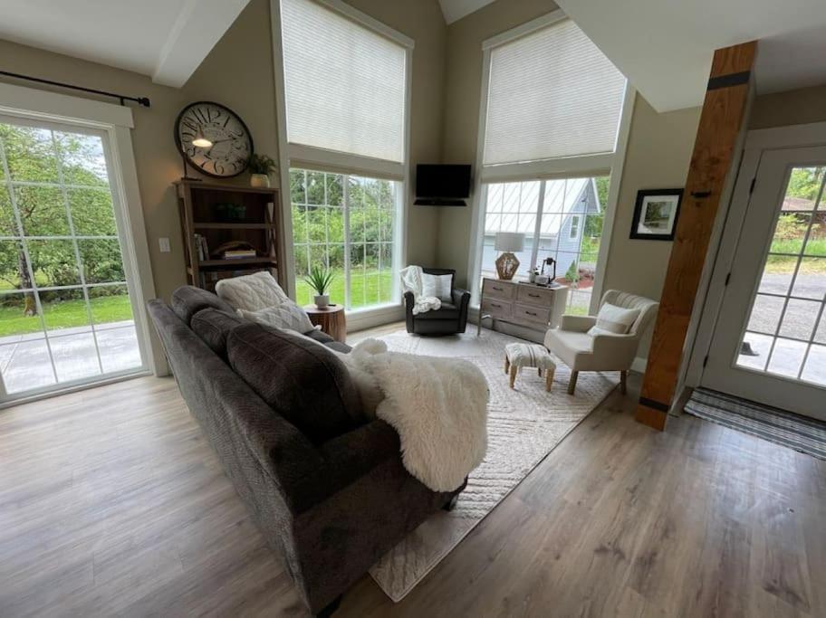 Romantic Cozy Cabin Walk To Lake Hot Tub Bikes Kayaks Grill Onalaska Exterior photo