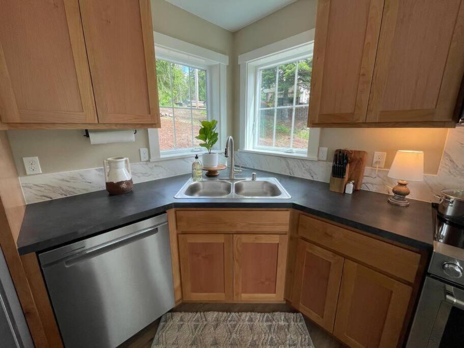 Romantic Cozy Cabin Walk To Lake Hot Tub Bikes Kayaks Grill Onalaska Exterior photo