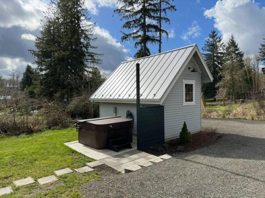 Romantic Cozy Cabin Walk To Lake Hot Tub Bikes Kayaks Grill Onalaska Exterior photo